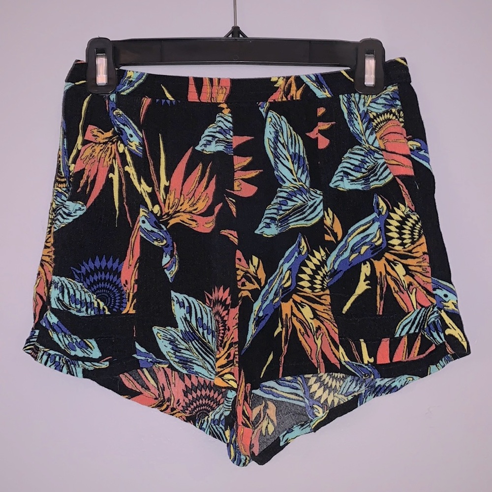 Tropical Print Highwaisted Shorts
